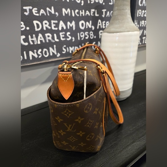 COA INCLUDED - Louis Vuitton Monogram Totally - Picture 10 of 15